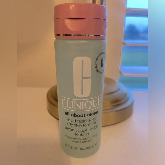 Clinique All About Clean liquid foaming facial soap- Oily Skin Formula. New - Picture 1 of 3
